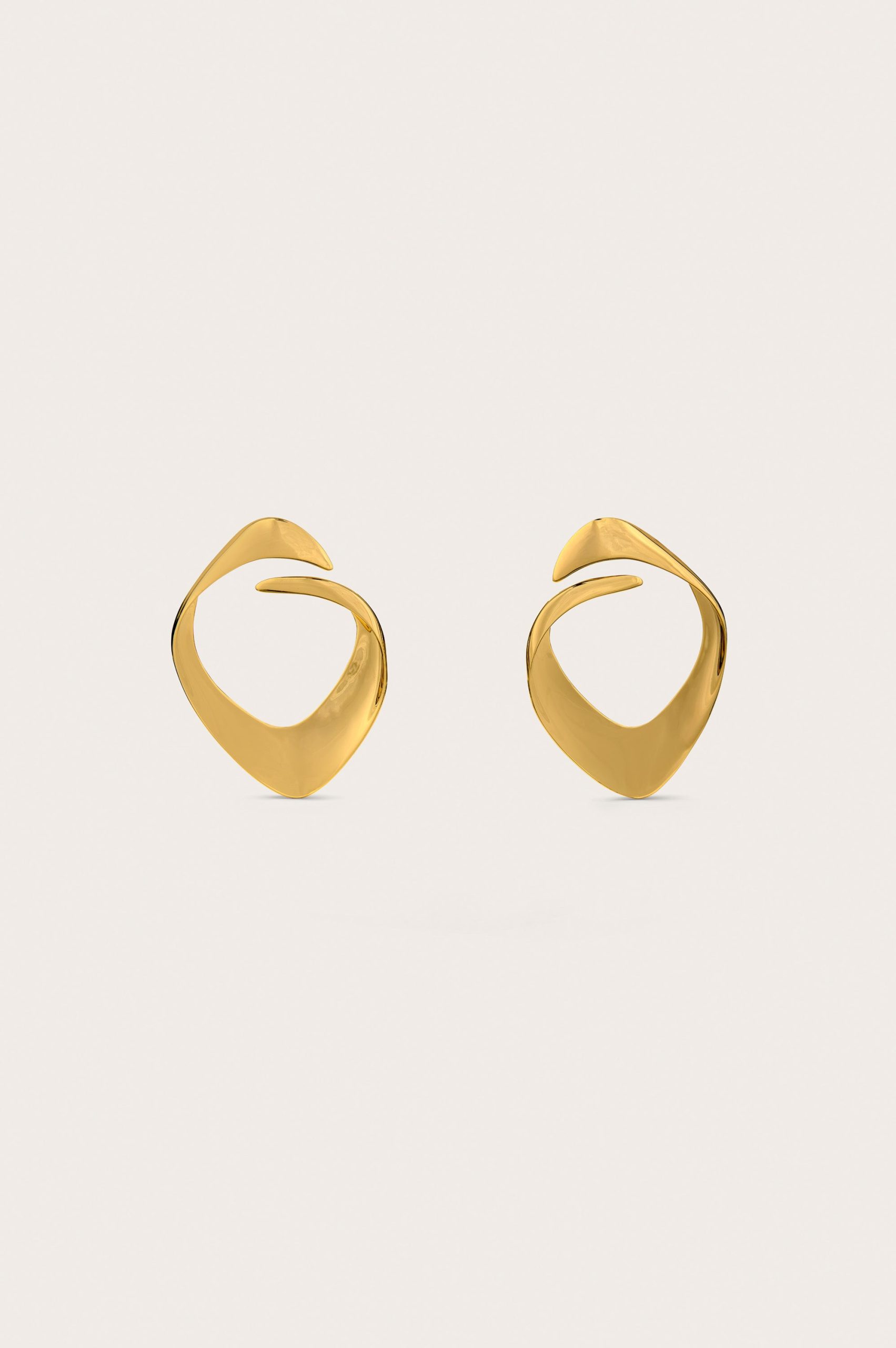 LOLA EARRING