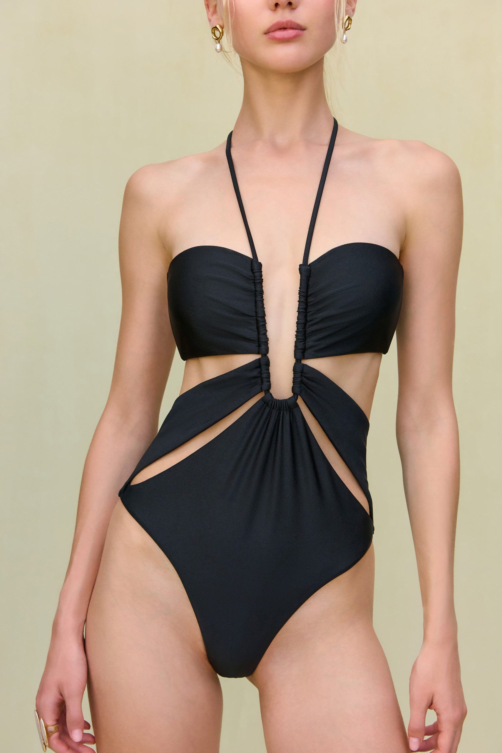 HOLLIS ONE PIECE