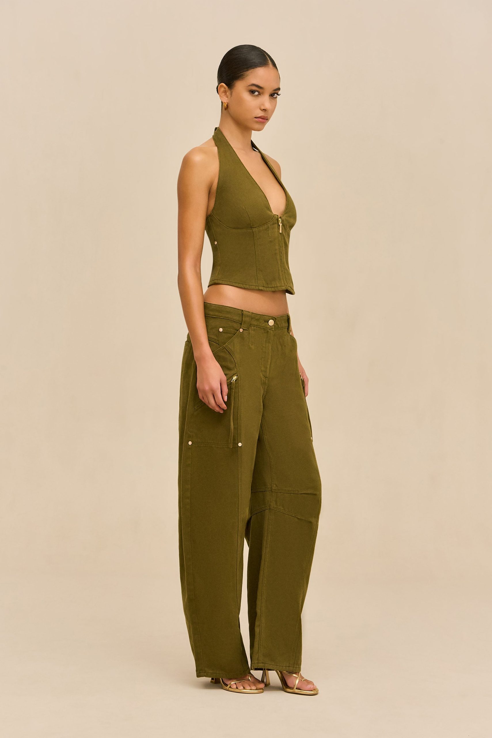 251118_DR_CG_PF26_LB_118_DAVEY_TOP_SIGRID_PANT_ROSEMARY_0029_WEBBED-scaled