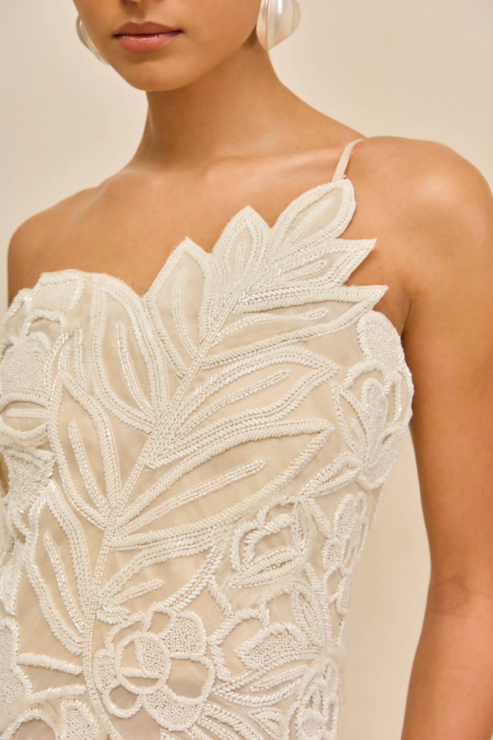 260120_DR_CG_SP_HS26_RESHT_05_KIRAN_GOWN_WHT_0026_WEBBED-scaled