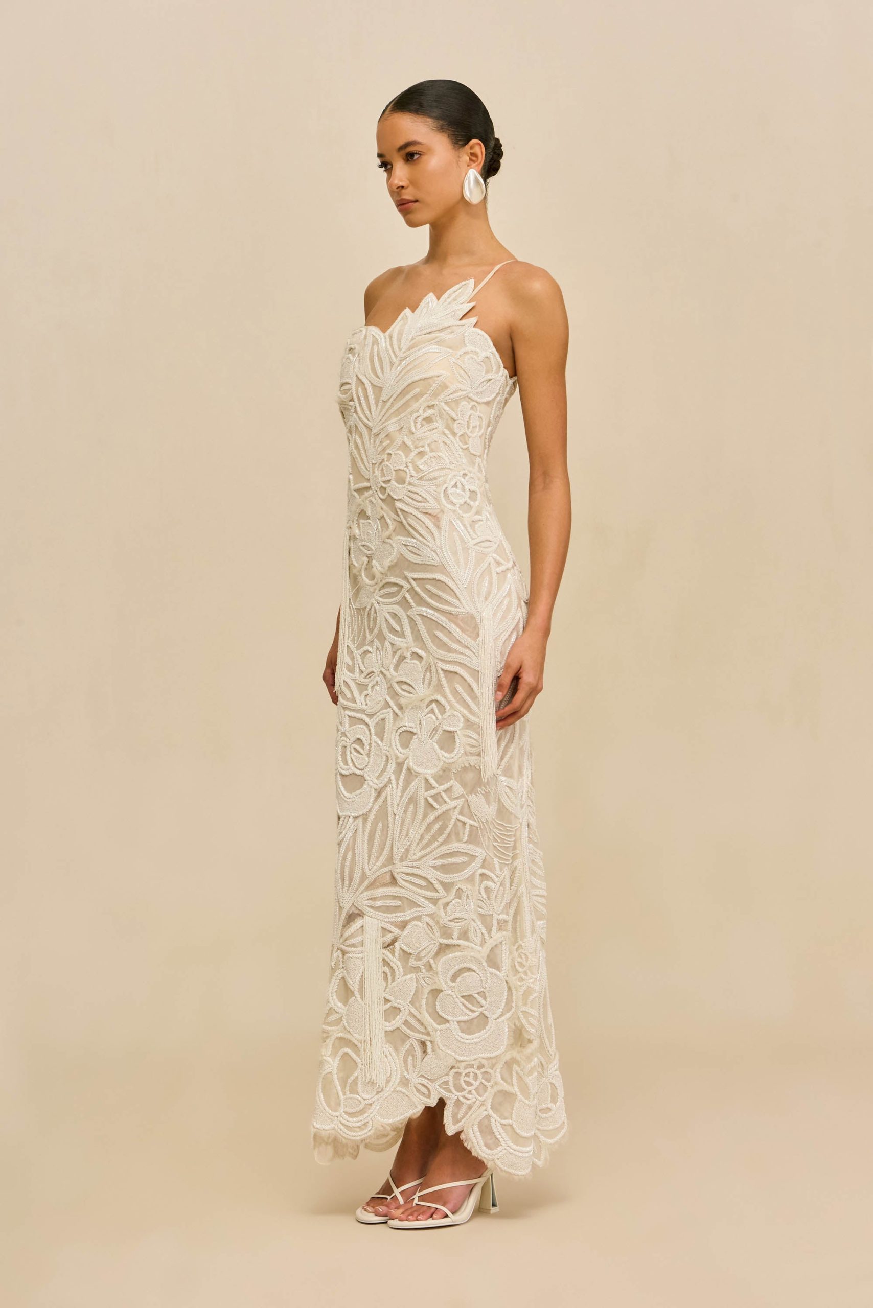 260120_DR_CG_SP_HS26_RESHT_05_KIRAN_GOWN_WHT_0034_WEBBED-scaled