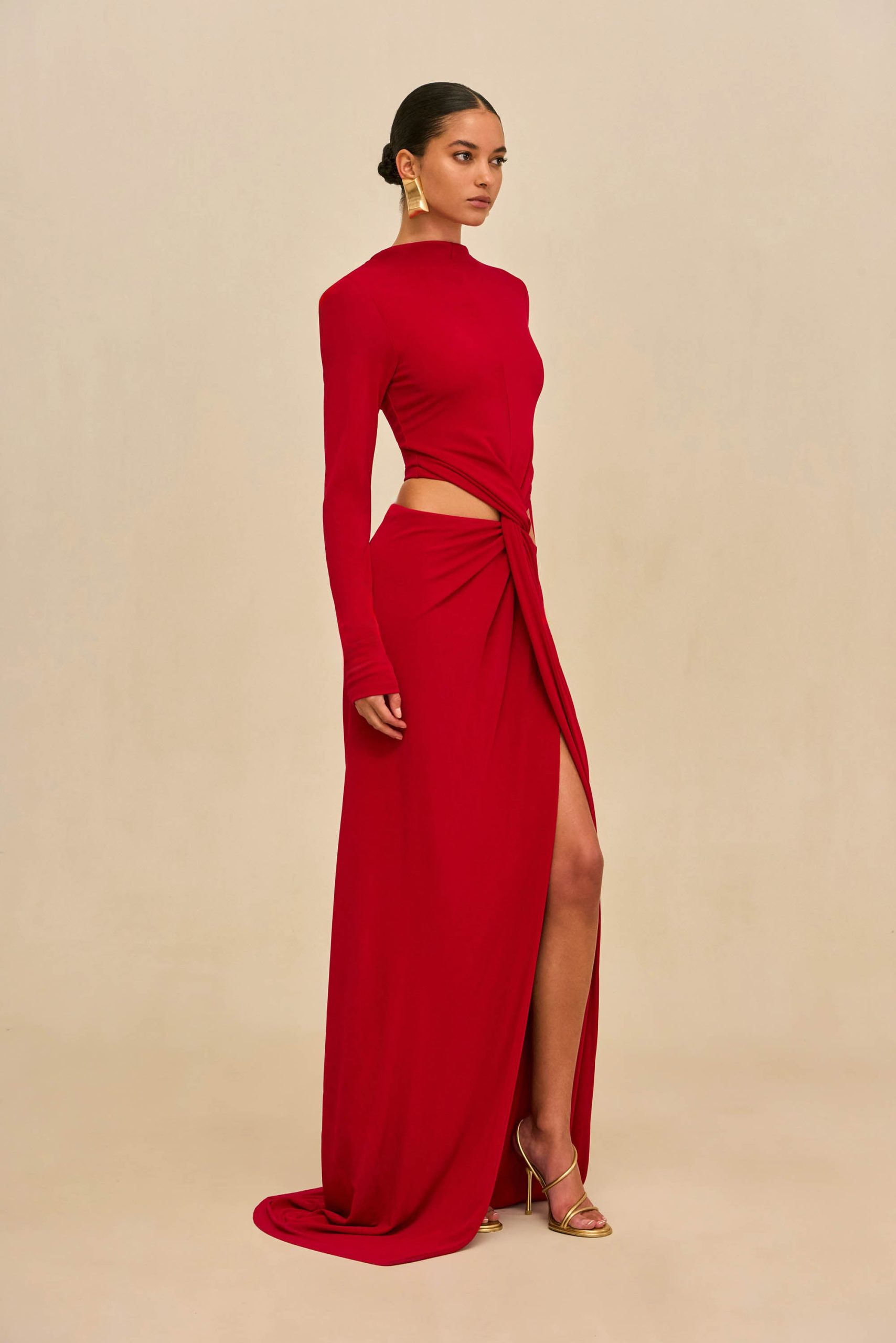 260120_DR_CG_SP_HS26_RESHT_57_KERI_GOWN_RED_0038_WEBBED-scaled