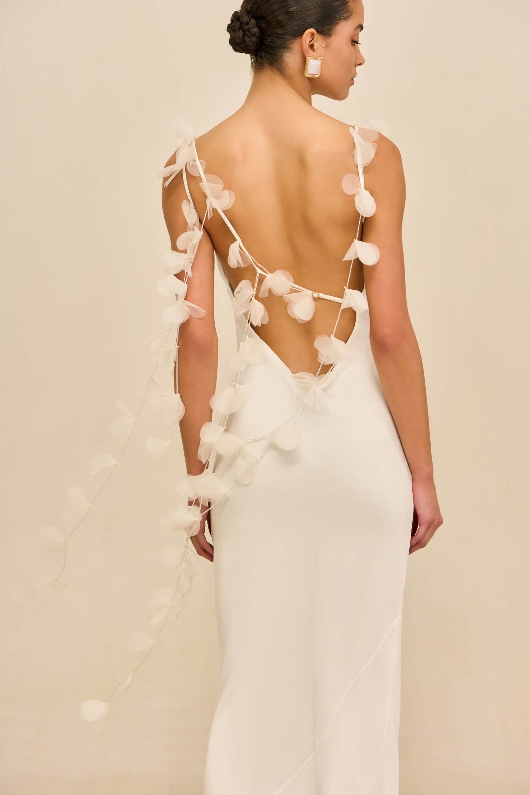 260120_DR_CG_SP_HS26_RESHT_60_NYMERIA_DRESS_OW_0040_WEBBED-scaled