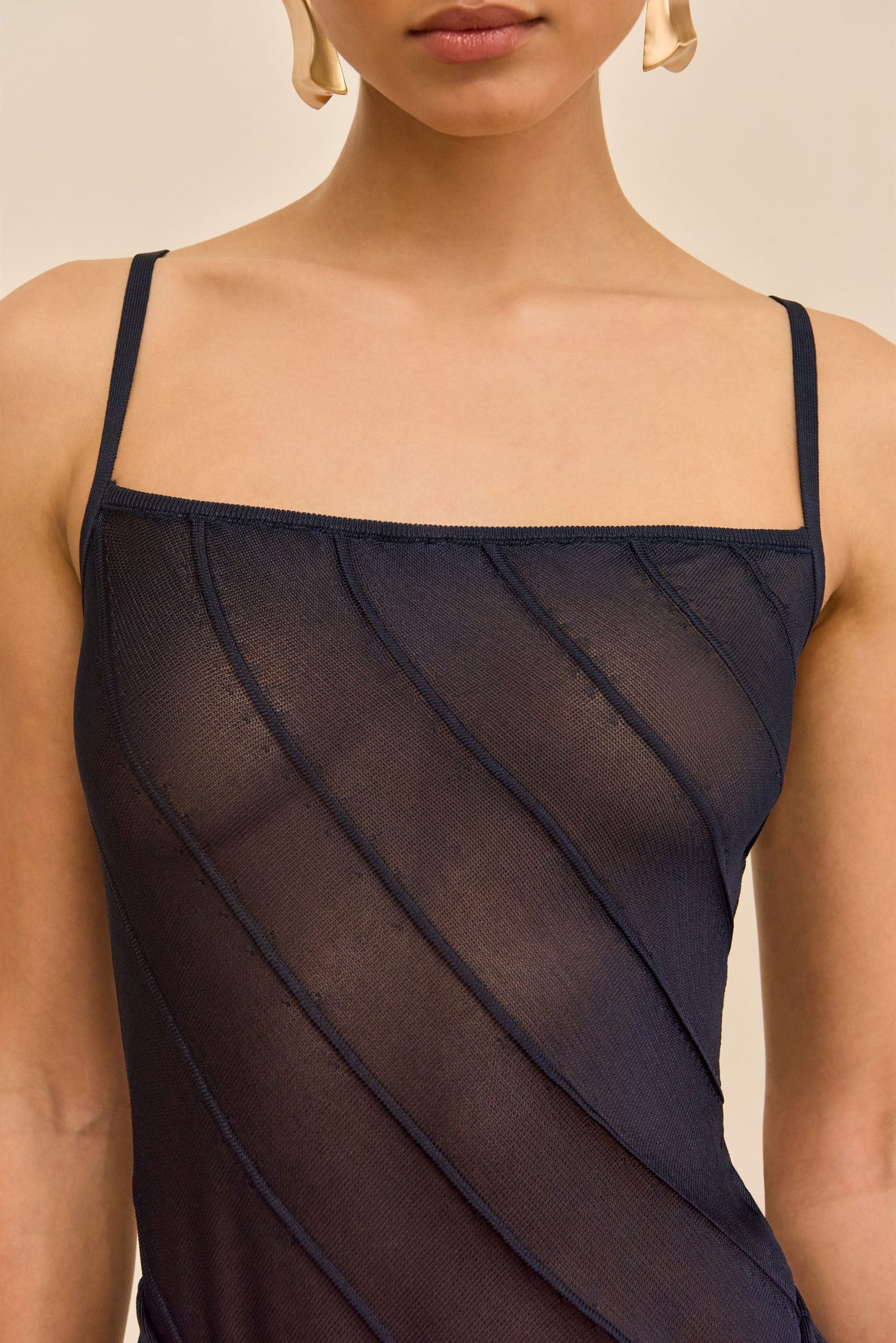 260319_DR_CG_46_KORSA_COVER-UP_DEEP_LAKE_0036_WEBBED-scaled