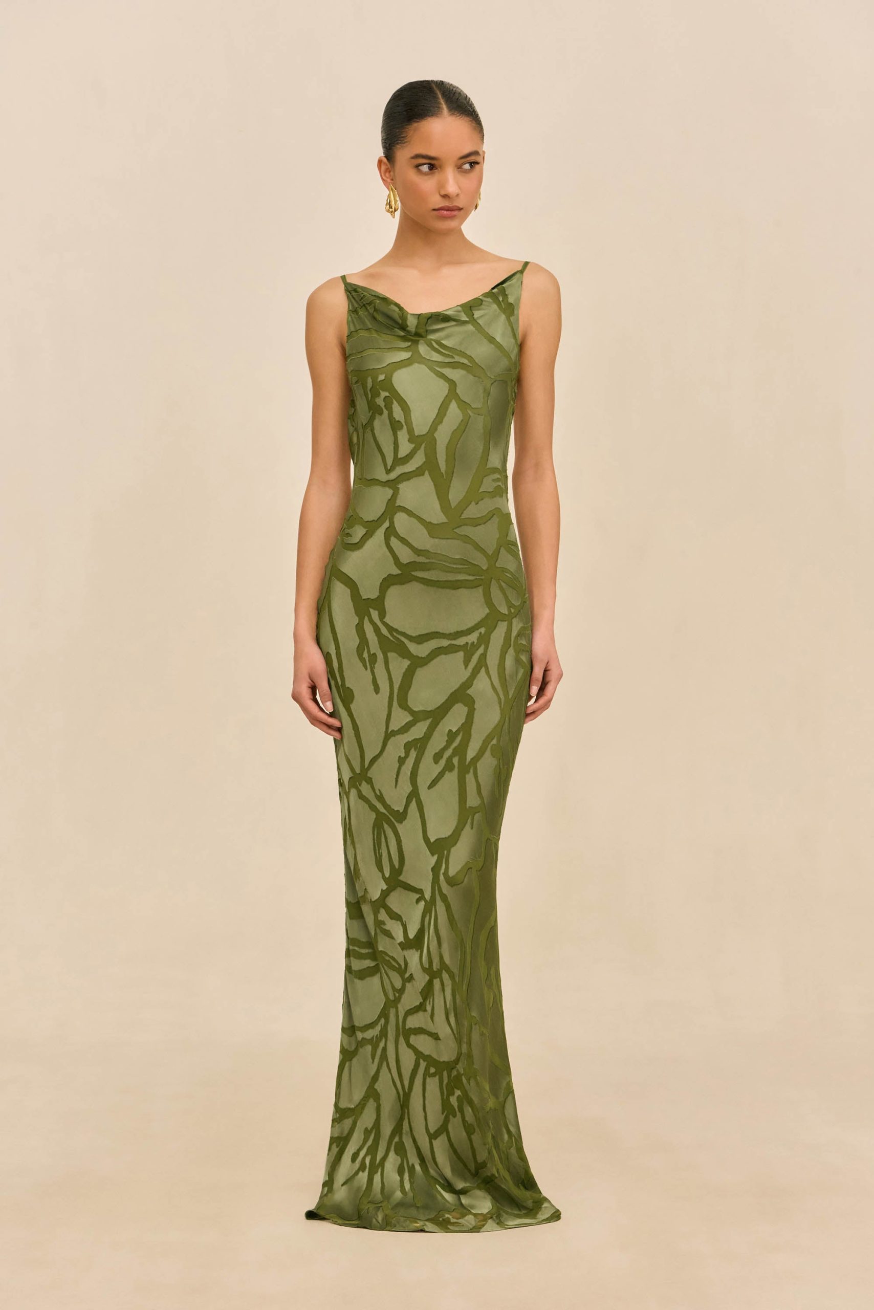260319_DR_CG_53_ALI_GOWN_GRN_0003_WEBBED_cf9b1c54-2ce5-40b4-9064-e986debed1fb-scaled