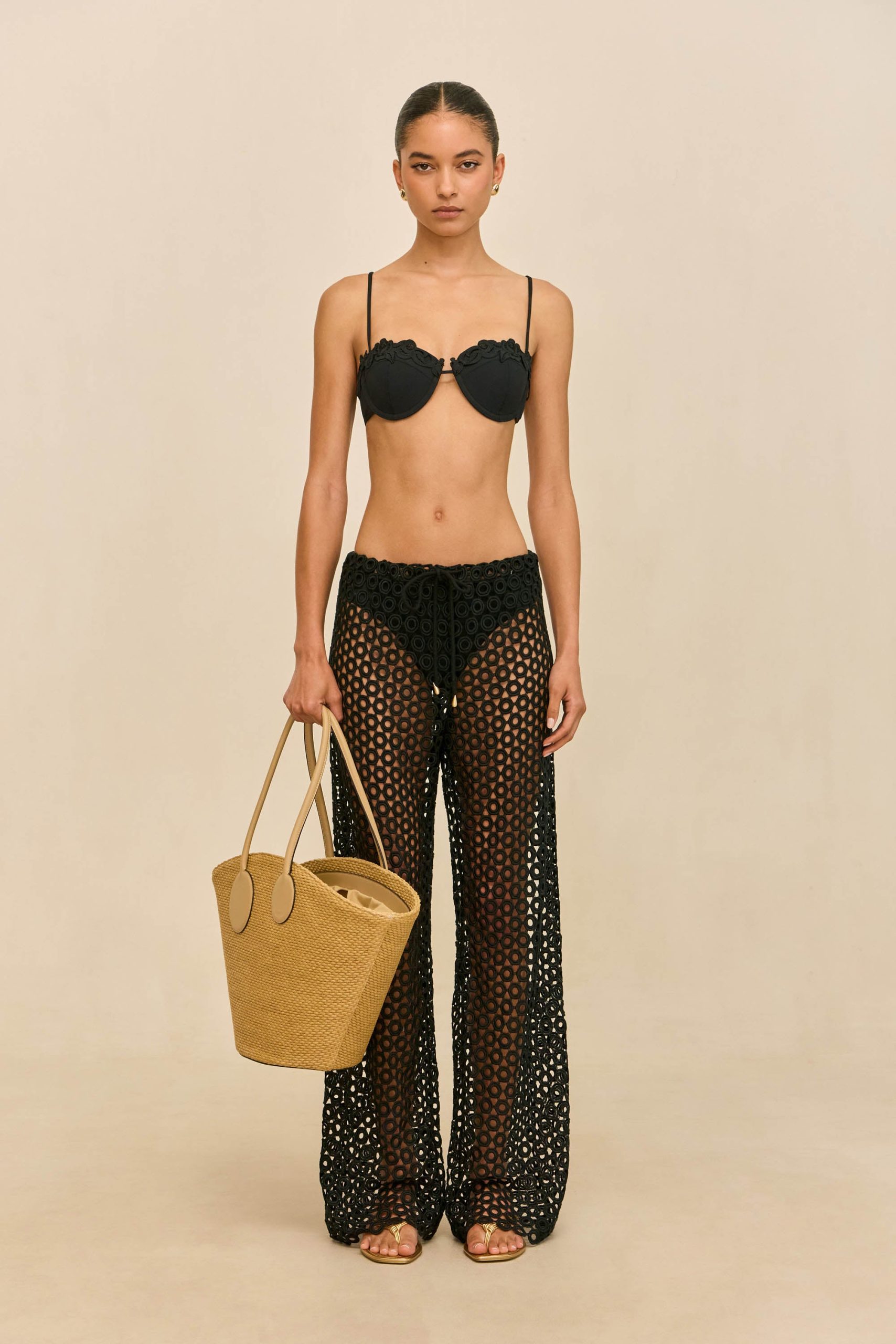 260421_DR_CG_ECOM_RSHTS_06_NESZA_PANT_BLK_0040_WEBBED-scaled