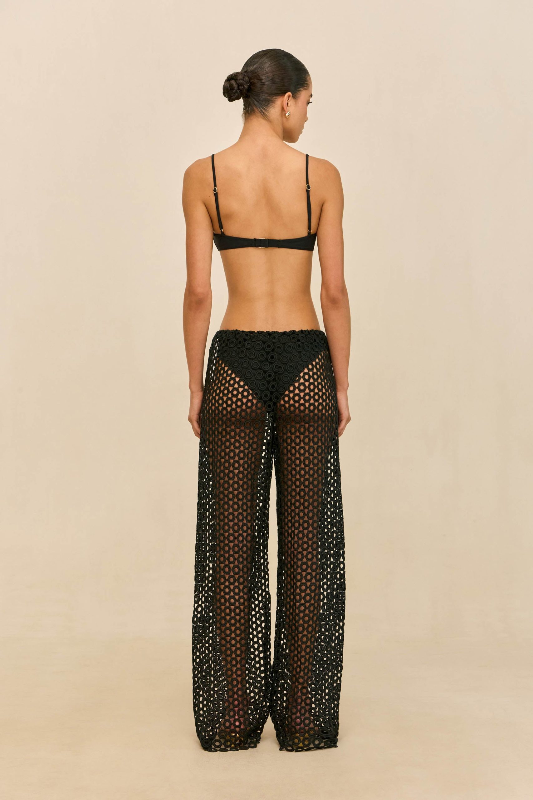 260421_DR_CG_ECOM_RSHTS_06_NESZA_PANT_BLK_0056_WEBBED-scaled