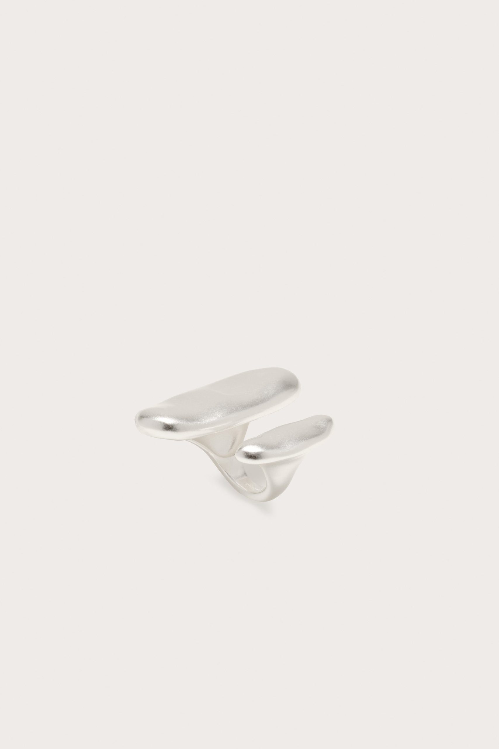 AMIRING_SLV_260427_CultGaia_Product-PF2619965_WEBBED-scaled