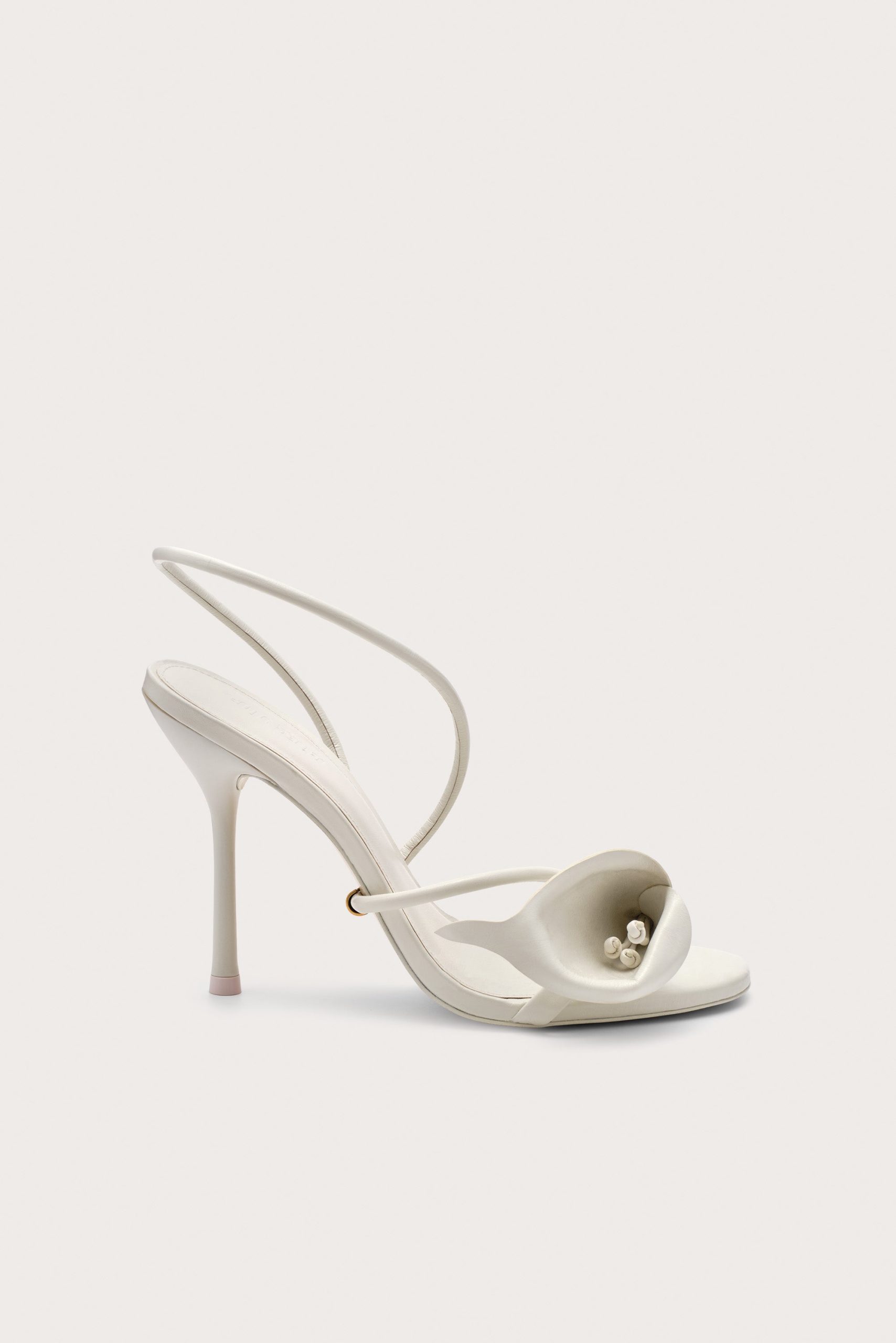 CASSIDYSANDAL_ANQWHT_250709_CultGaia_F25-AX-FTW-BAGS6770_WEBBED-scaled