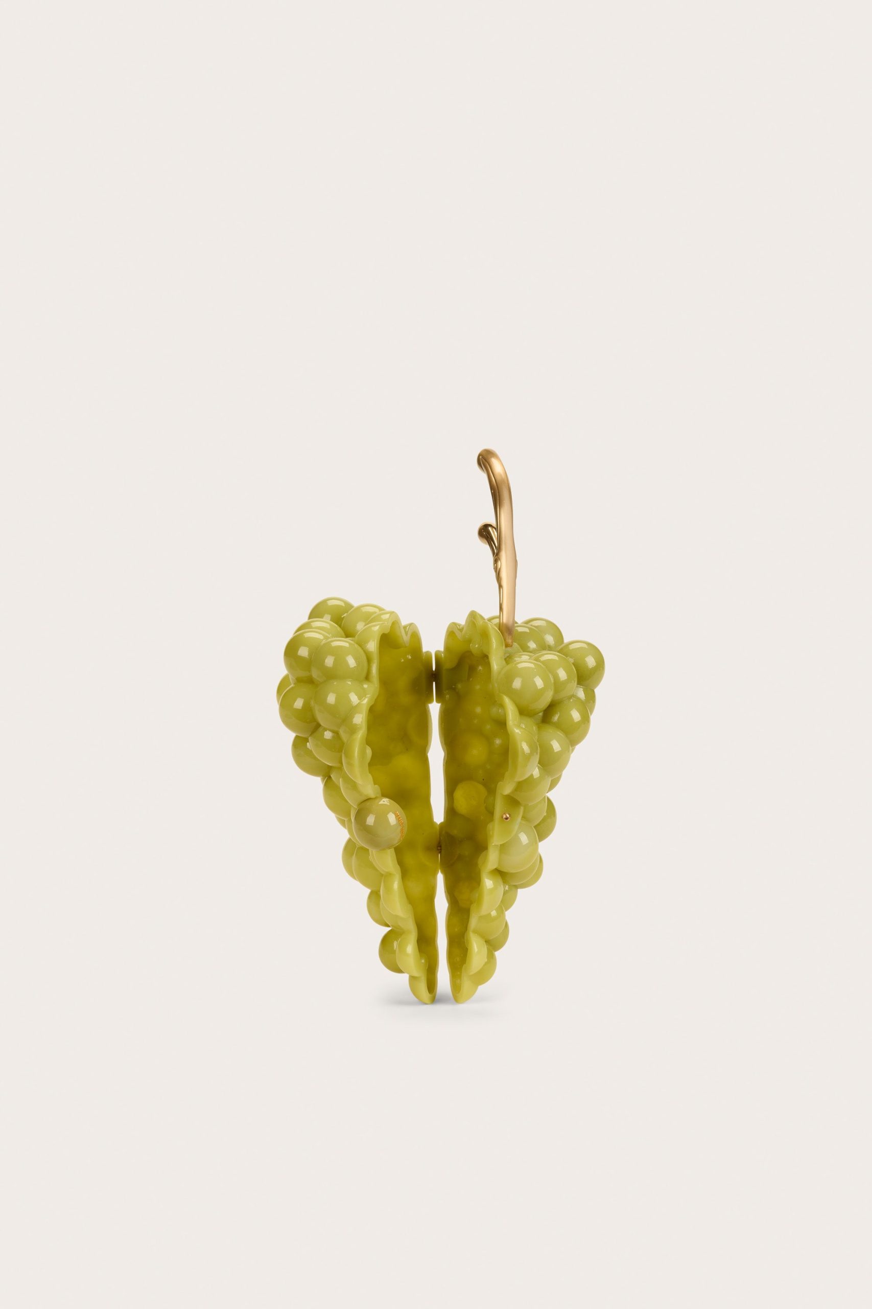 GrapeClutchDomingaFALT-scaled