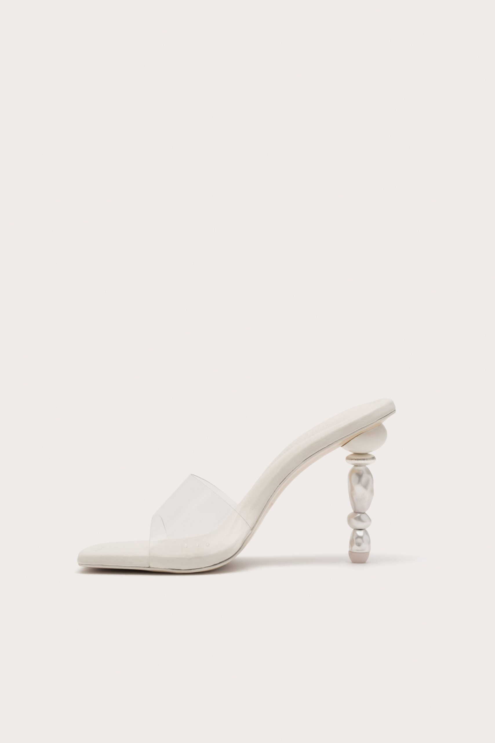 MAHINASANDAL_OFW_260123_Cult-Gaia_Product15040-scaled
