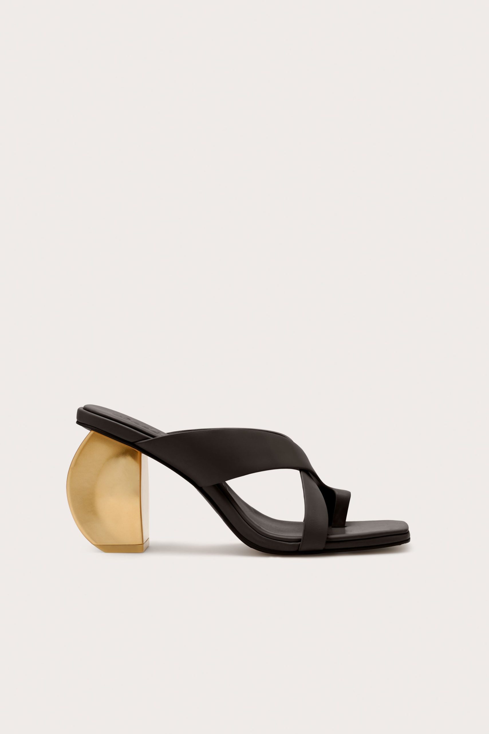 NINASANDAL_BLK_260123_Cult-Gaia_Product15021_WEBBED-scaled