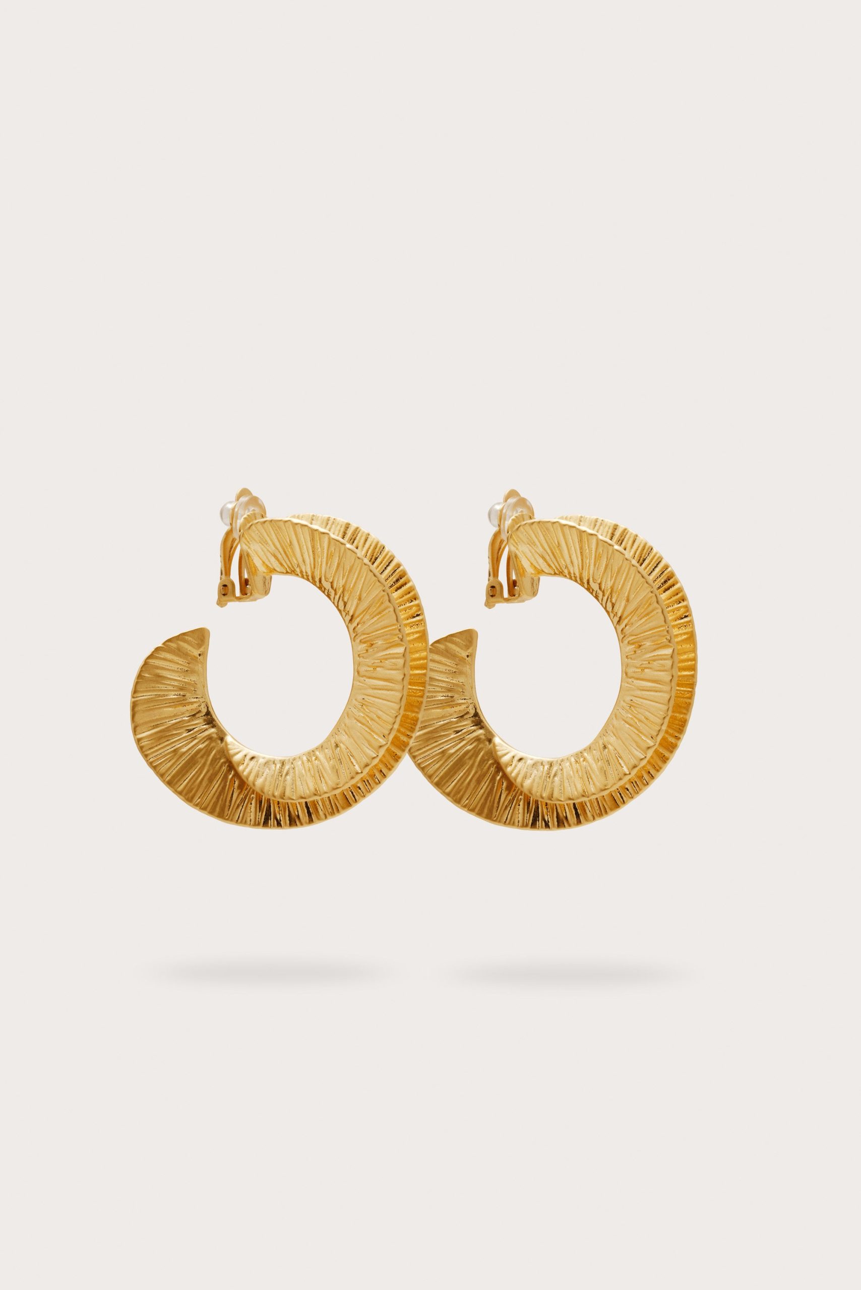 RENLGHOOPEARRING_260427_CultGaia_Product-PF2620185_WEBBED-scaled