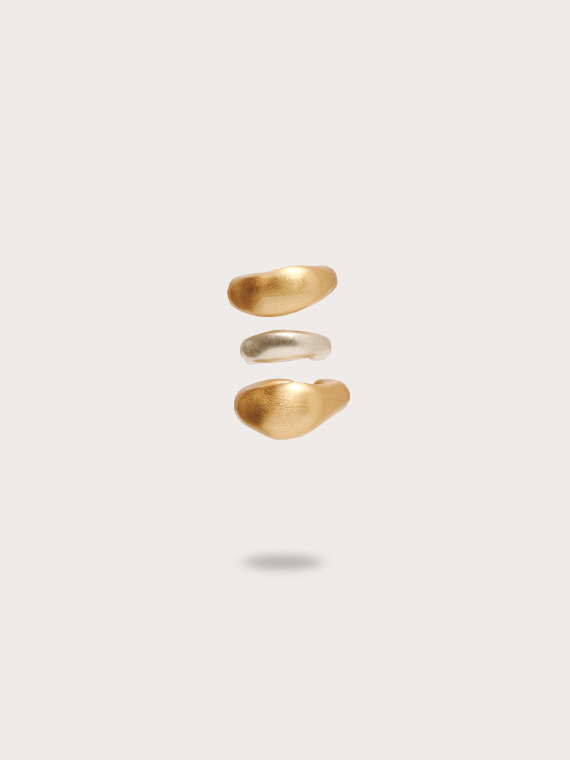SOLENEEARCUFFSET_BB_260427_CultGaia_Product-PF2620395_WEBBED-scaled